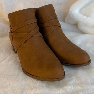 Life Stride Brown Ankle Booties 9W